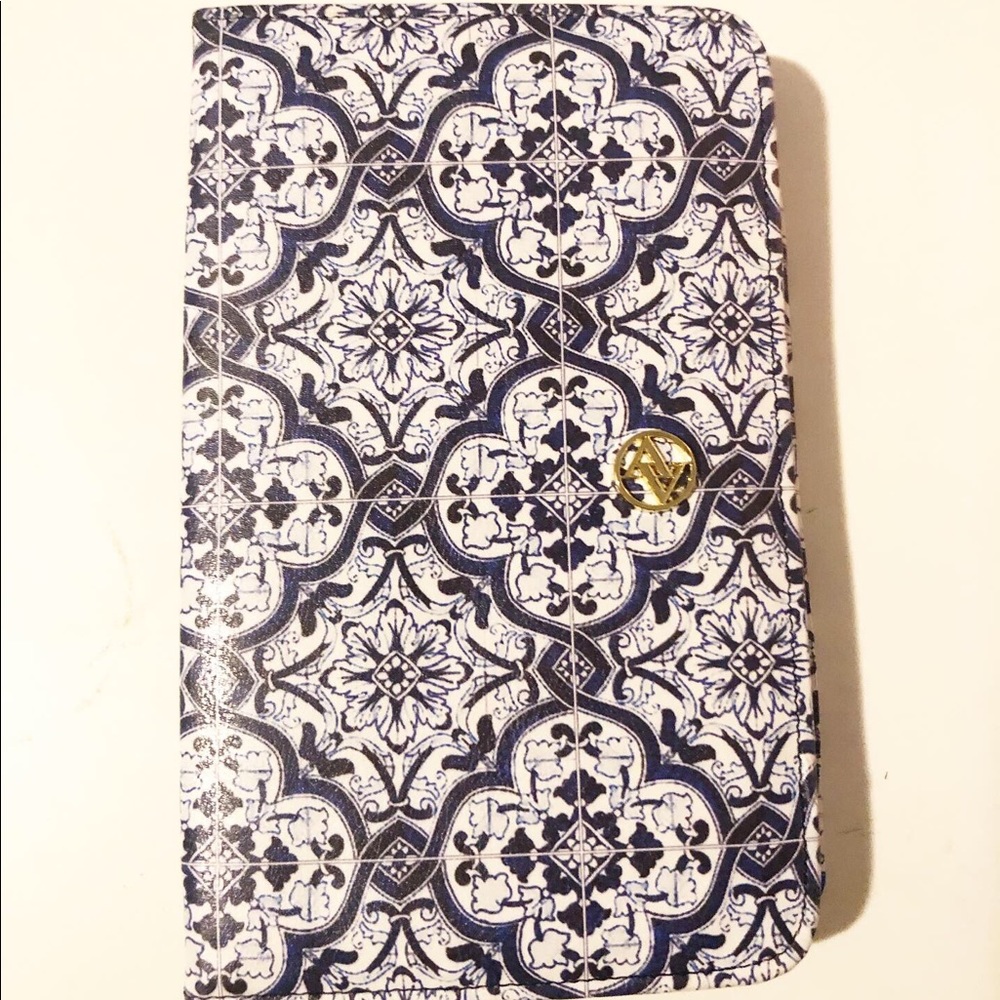 Makeup Organizer Pouch Case (Free with Bundle)